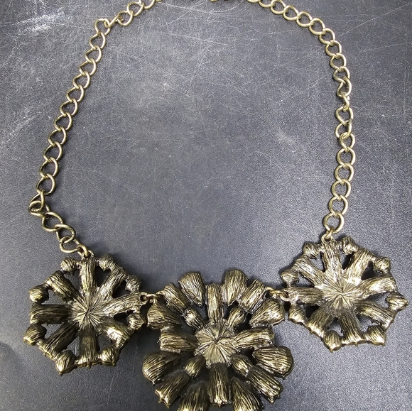 Vintage J. Crew turquoise and pearl statement necklace - Picture 2 of 4